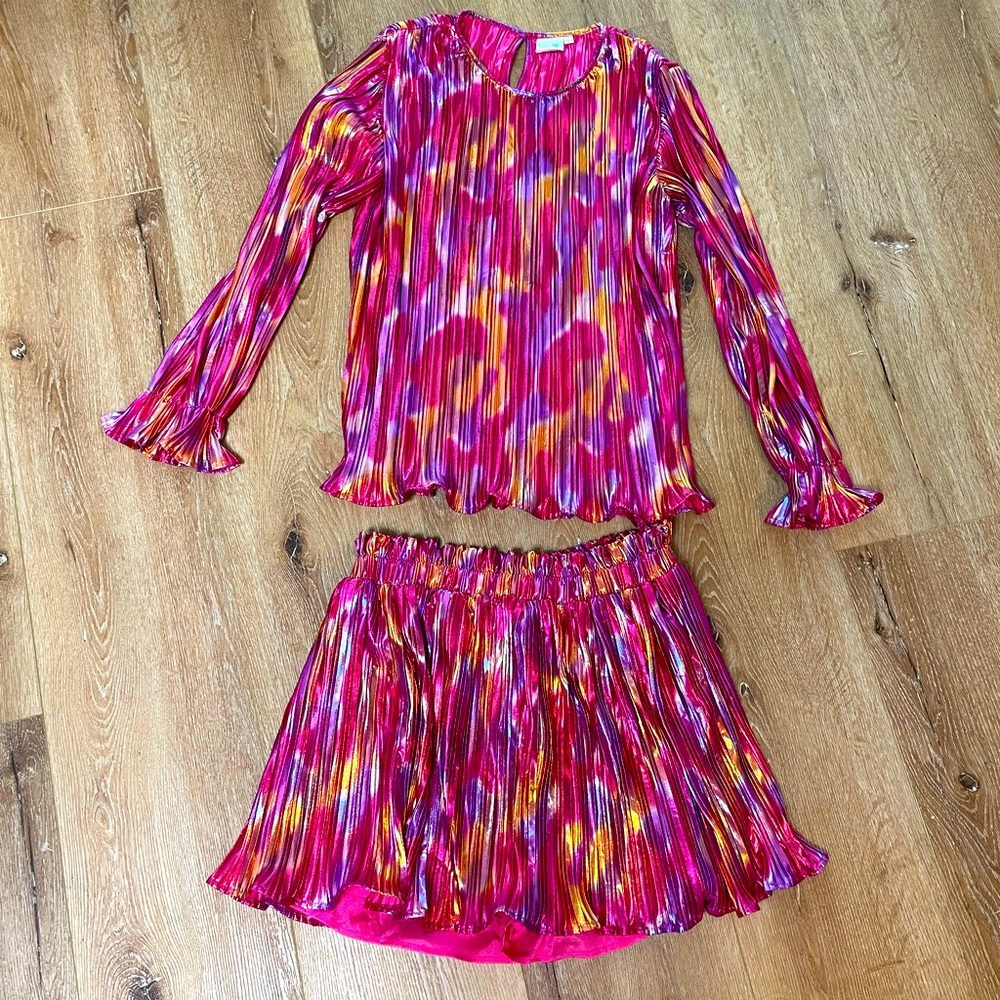 Super fun queen of sparkles skort set, size large. NWOT